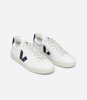 Men's Veja Urca Cwl Boat Low-Top Sneakers White Black | UIT64YW