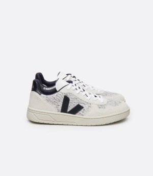 Men's Veja V-10 Flannel Snow Low-Top Sneakers White Black | MCT9399HL