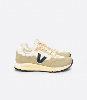 Women's Veja Fitz Roy Trek-shell Boat Running Shoes White Brown | JLS259VQ