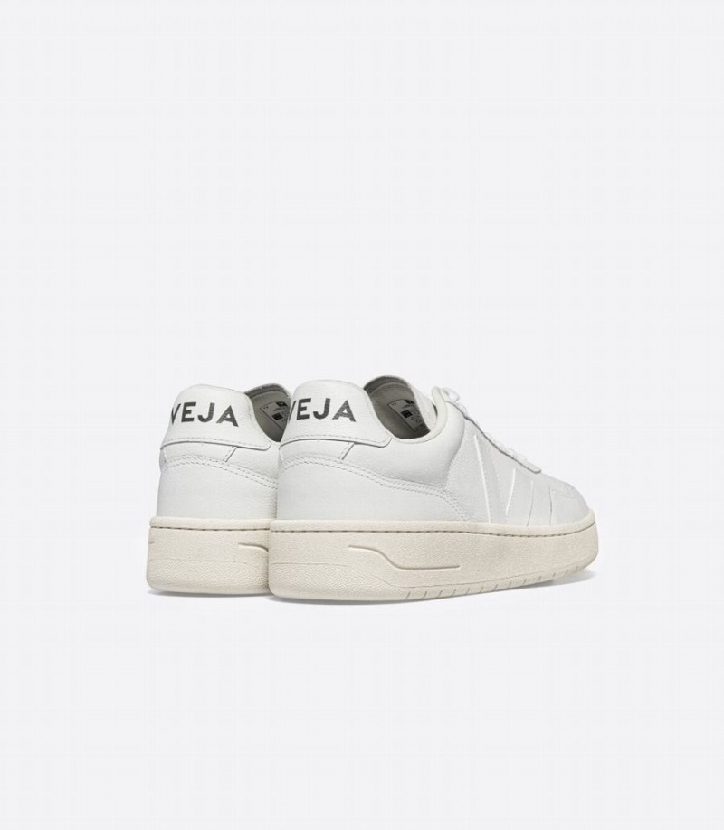 Men's Veja V-90 Leather Low-Top Sneakers White | YFS6568GD